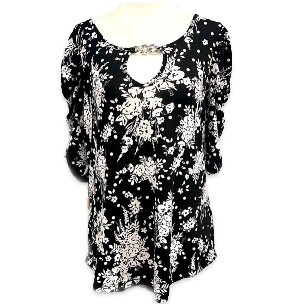 Adrienne Vittadini Medium Top